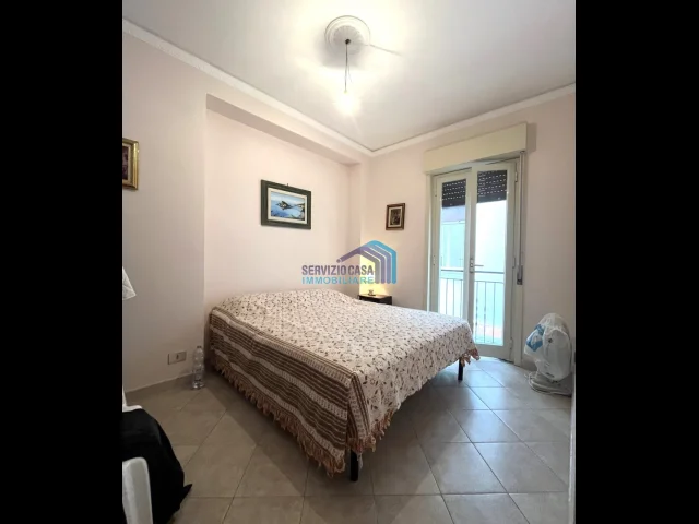Appartamenti in Vendita - Intero stabile a 50 mt dal mare