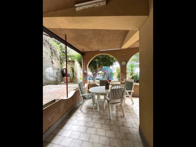 Appartamenti in Vendita - Trilocale con giardino ed ingresso indipendente