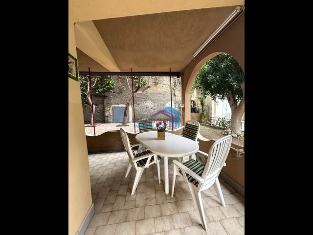 Appartamenti in Vendita - Trilocale con giardino ed ingresso indipendente