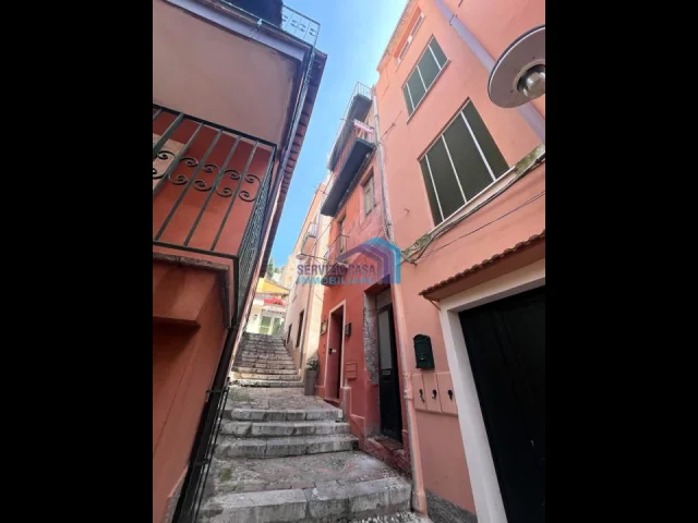 Appartamenti in Vendita - Indipendente nel cuore di taormina