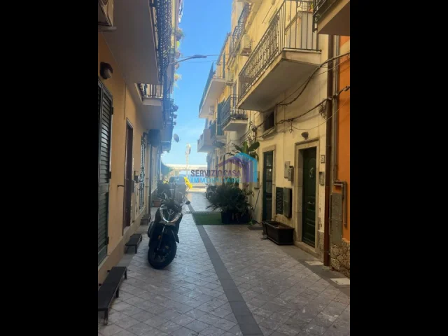 Appartamenti in Vendita - Centrale appartamento a due passi dal mare
