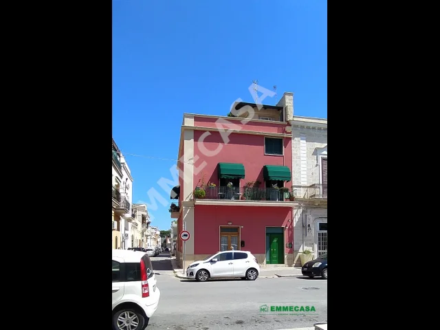 Appartamenti in Vendita - Soluzione indipendente con spazi esterni