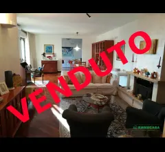 Rifinito 6 vani con 2 posti auto e 2 cantinole