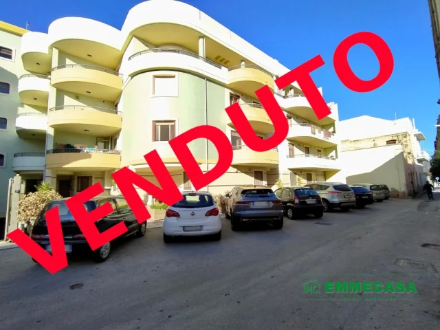 Appartamenti in Vendita - Delizioso bi/trivani con cortile  box e posto auto