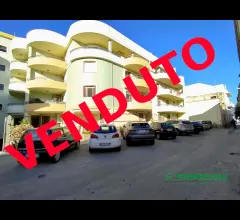 Delizioso bi/trivani con cortile  box e posto auto