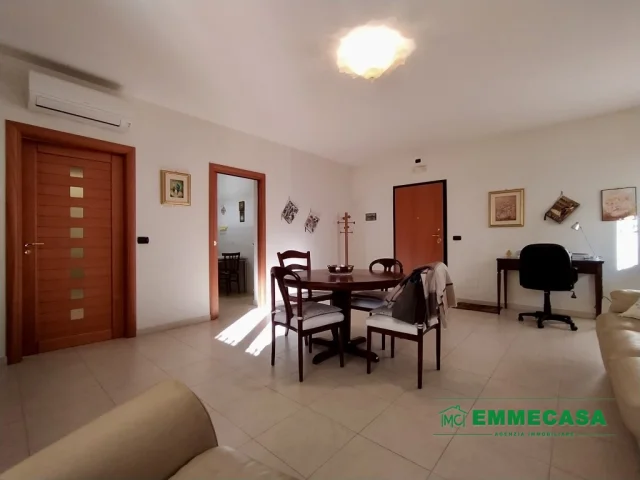 Appartamenti in Vendita - Delizioso bi/trivani con cortile  box e posto auto