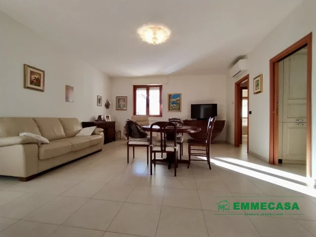 Appartamenti in Vendita - Delizioso bi/trivani con cortile  box e posto auto