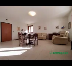 Appartamenti in Vendita - Delizioso bi/trivani con cortile  box e posto auto