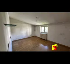 Appartamenti in Vendita - Trilocale piano secondo con giardino ad uso esclusivo