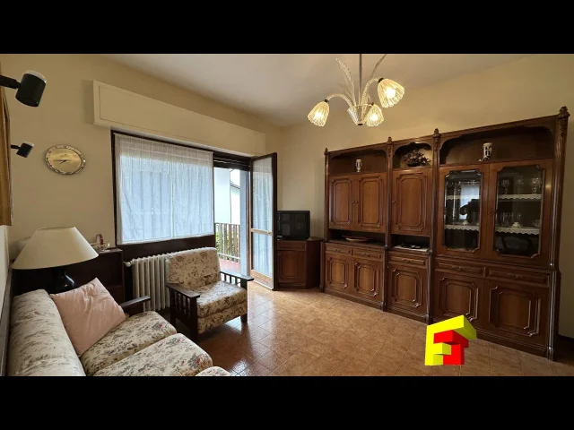Appartamenti in Vendita - Trilocale con ampio terrazzo e box