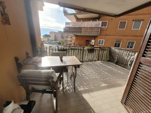 Ladispoli a pochi metri dalla stazione attico ristrutturato