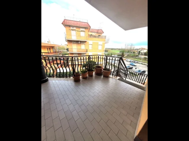Appartamenti in Vendita - Ladispoli a pochi metri dalla stazione attico ristrutturato