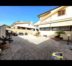 Villa signorile su tre livelli con sala hobby indipendente