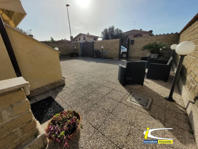 Appartamenti in Vendita - Villa signorile su tre livelli con sala hobby indipendente