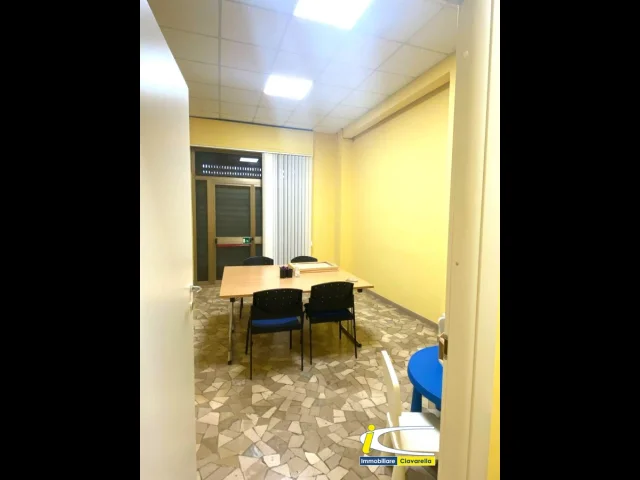 Appartamenti in Vendita - Ladispoli lungomare centrale locale in vendita di 83 mq