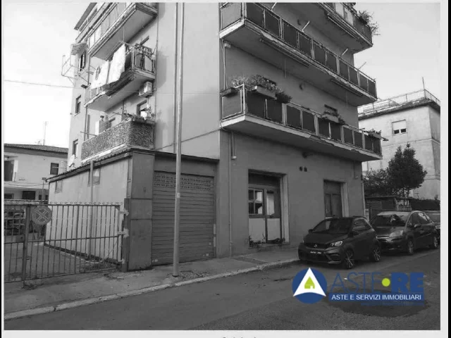 Appartamenti in Vendita - Appartamento - via giulio cesare, 4