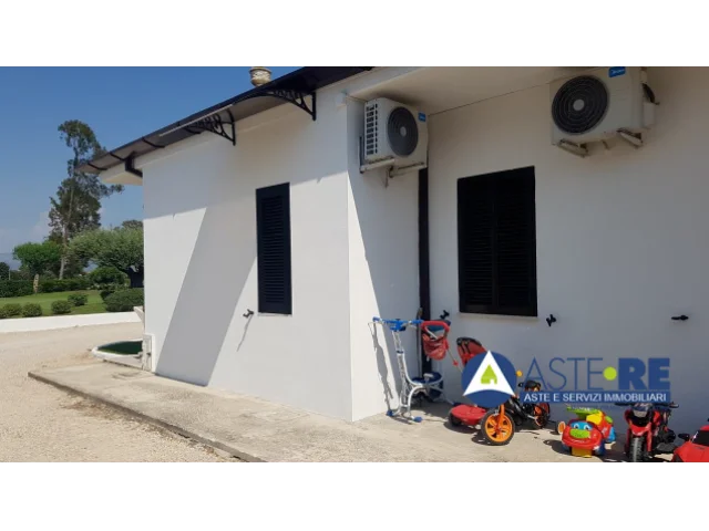 Appartamenti in Vendita - Doppio appartamento - strada migliara 53