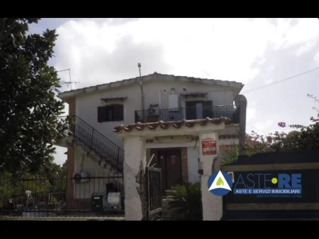 Appartamento - via foglia 13