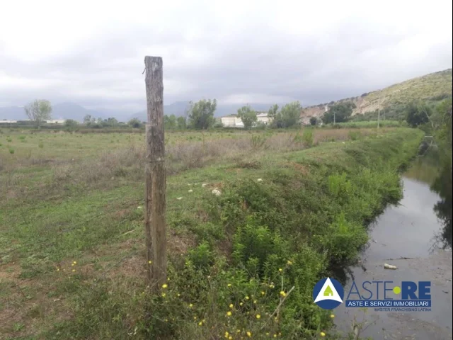 Appartamenti in Vendita - Lotto edificabile - località pantanello