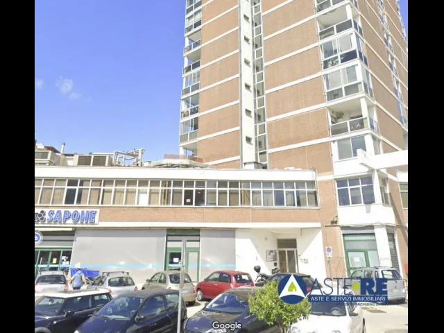 Appartamenti in Vendita - Ufficio - via san carlo da sezze 18