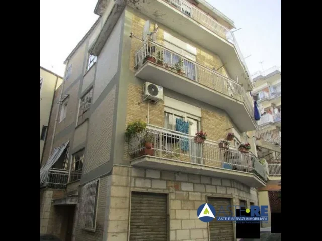 Negozio - via ponte di mola n. 2-4-6