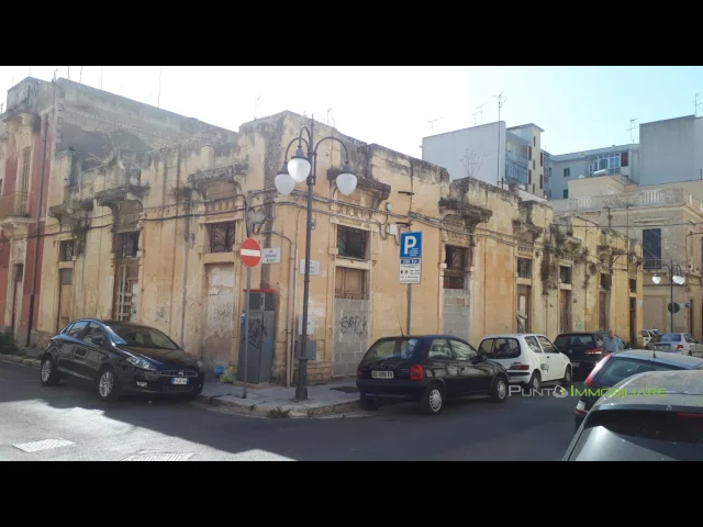 Appartamenti in Vendita - 420mq terreno edificabile in centro