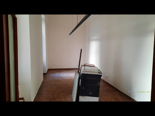 Appartamenti in Vendita - Ufficio ben strutturato centralissimo
