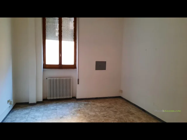 Appartamenti in Vendita - Ufficio trasformabile in locale commerciale