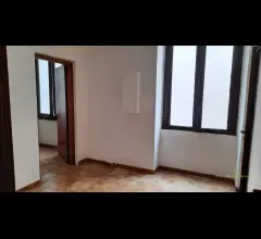 Appartamenti in Vendita - Ufficio secondo piano in centro