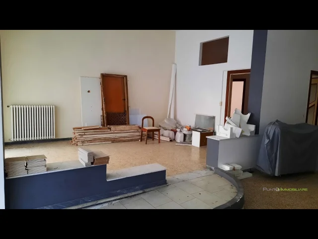 Appartamenti in Vendita - Ufficio 160mq al piano terra