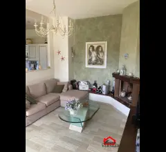 Appartamenti in Vendita - Appartamento in villa in locazione transitoria