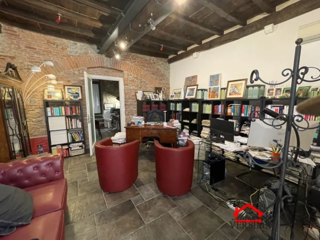 Appartamenti in Vendita - Ufficio ristrutturato