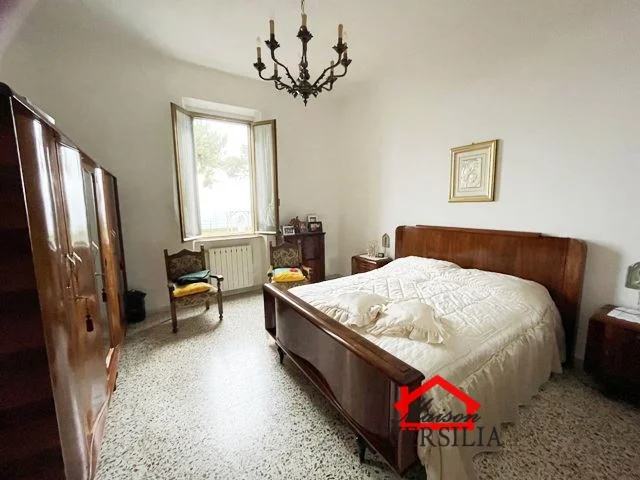 Appartamento piano terra rialzato con giardino e cantina