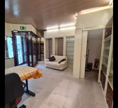 Appartamenti in Vendita - Affittasi negozio