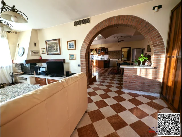 Elegante e raffinata bifamiliare con 500 mq di giardino