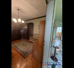 Appartamenti in Vendita - Casa singola da ristrutturare con 450 mq di giardino