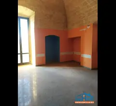 Appartamenti in Vendita - Soluzione indipendente -  p.zza umberto - carbonara