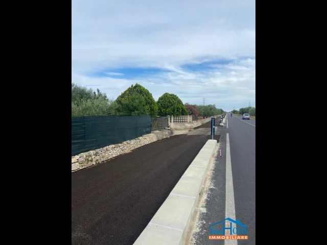 Appartamenti in Vendita - Terreno zona valenzano