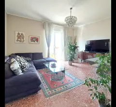 Viareggio zona marco polo luminoso ultimo piano ristrutturato