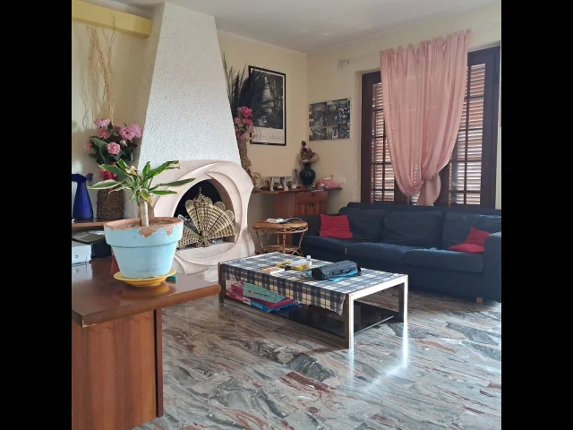 Appartamenti in Vendita - Massarosa bella villa singola adatta anche per due nuclei familiari