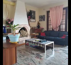 Appartamenti in Vendita - Massarosa bella villa singola adatta anche per due nuclei familiari