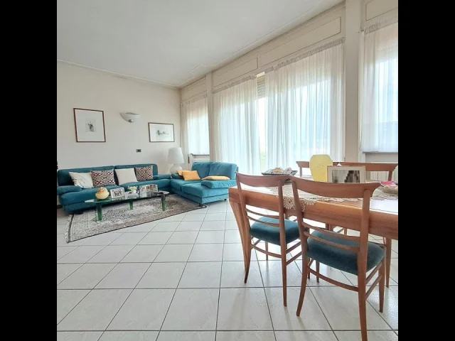 Appartamenti in Vendita - Piano del quercione luminoso attico con terrazza vivibile