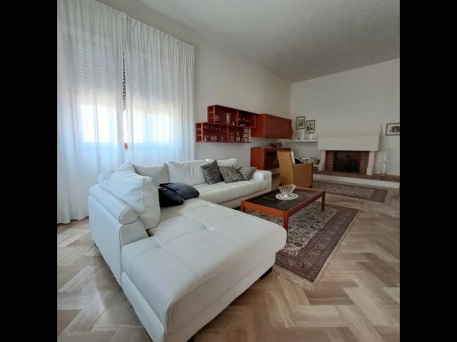 Appartamenti in Vendita - Massarosa bozzano villa singola con giardino