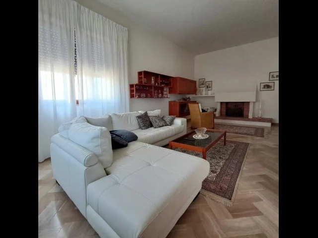 Appartamenti in Vendita - Massarosa bozzano villa singola con giardino
