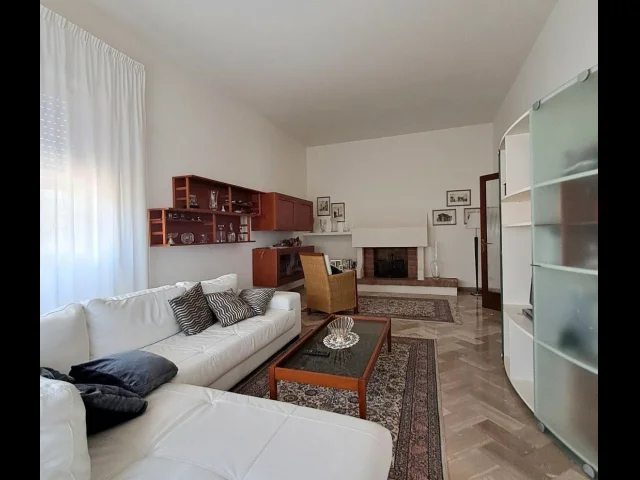 Appartamenti in Vendita - Massarosa bozzano villa singola con giardino