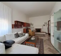 Appartamenti in Vendita - Massarosa bozzano villa singola con giardino