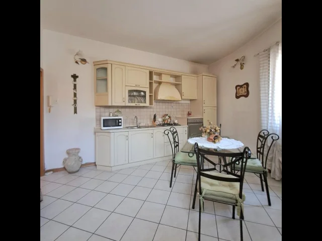 Appartamenti in Vendita - Stiava delizioso piano terra indipendente