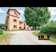 Appartamenti in Vendita - Torreglia alta - villa indipendente con giardino