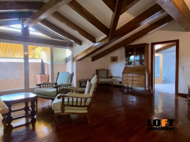 Appartamenti in Vendita - Abano isola pedonale vendesi duplex con ascensore