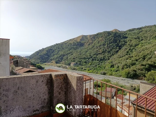 Appartamenti in Vendita - Panoramica casa indipendente
